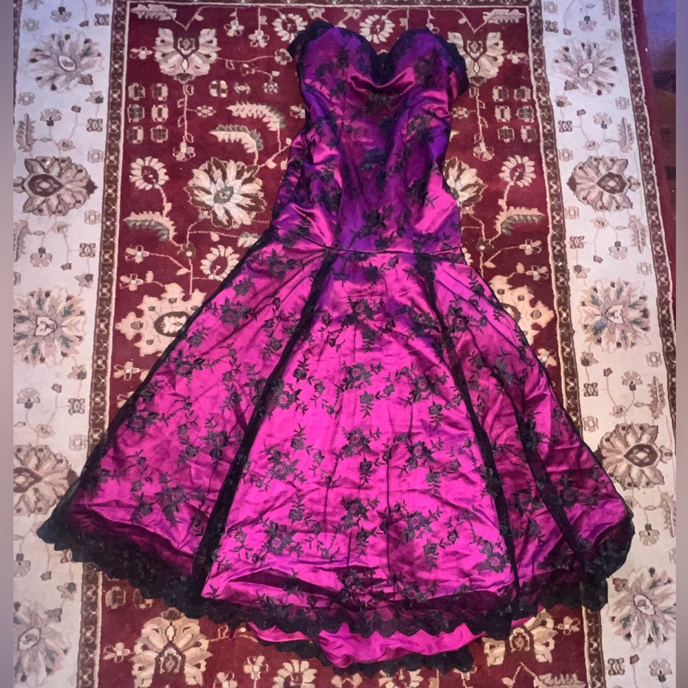 💎💕Strapless Fuchsia Jane Norman Gown 💕💎